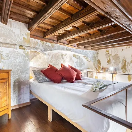 Apartment Historical Mercanti, City Center *