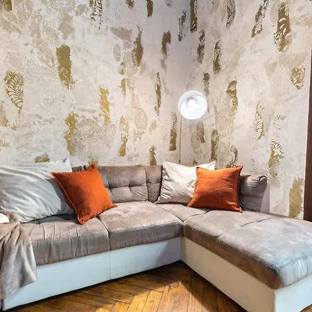Historical Mercanti, City Center Apartment